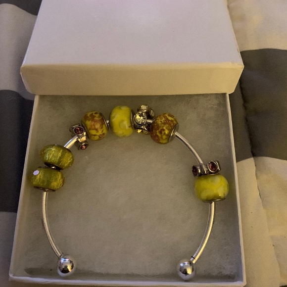 Bangle bracelet - Picture 2 of 3